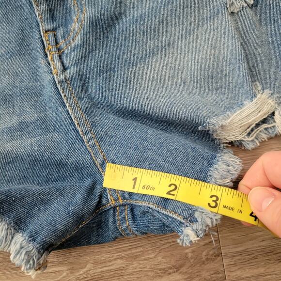 blu[edit] juniors destroyed super high waist denim shortie Size 3 - Picture 9 of 12